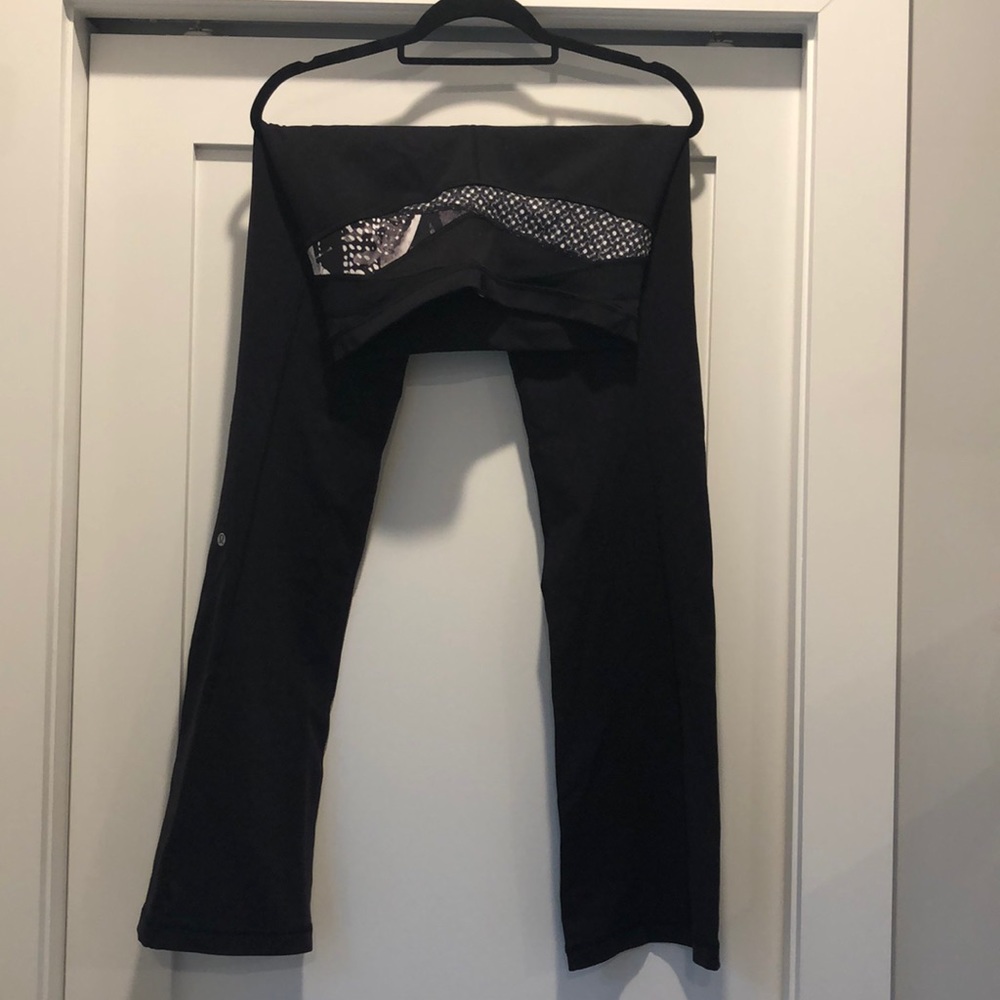 Never worn lululemon groove pants